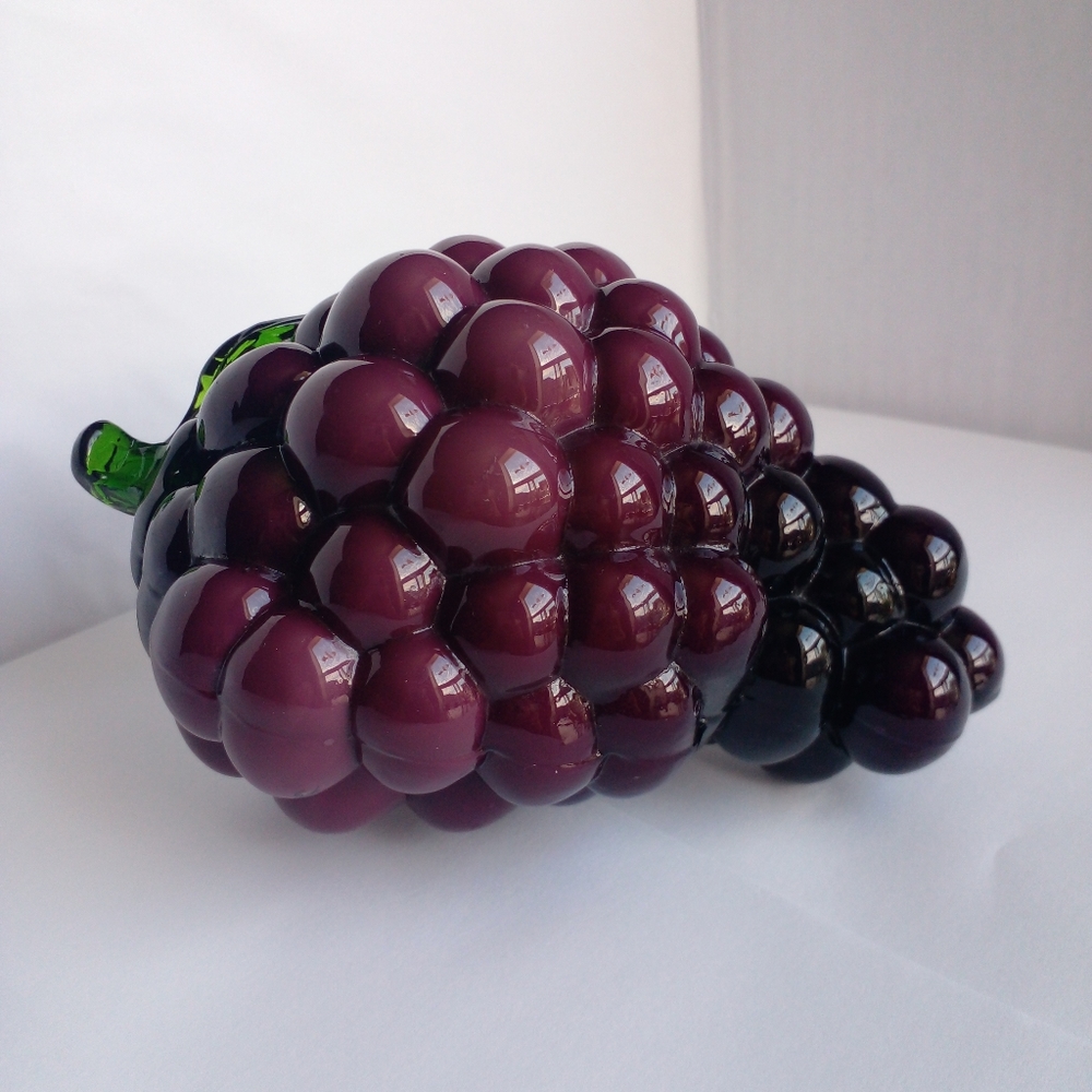 Art blown glass, 2 tone purple grapes, EUC